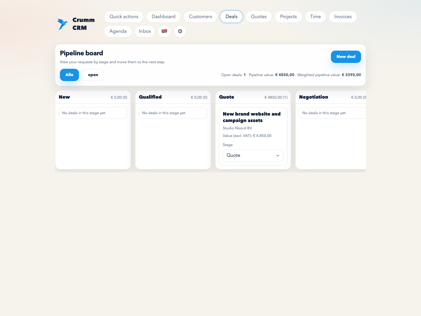 Crumm dashboard with revenue, deals, invoices and projects